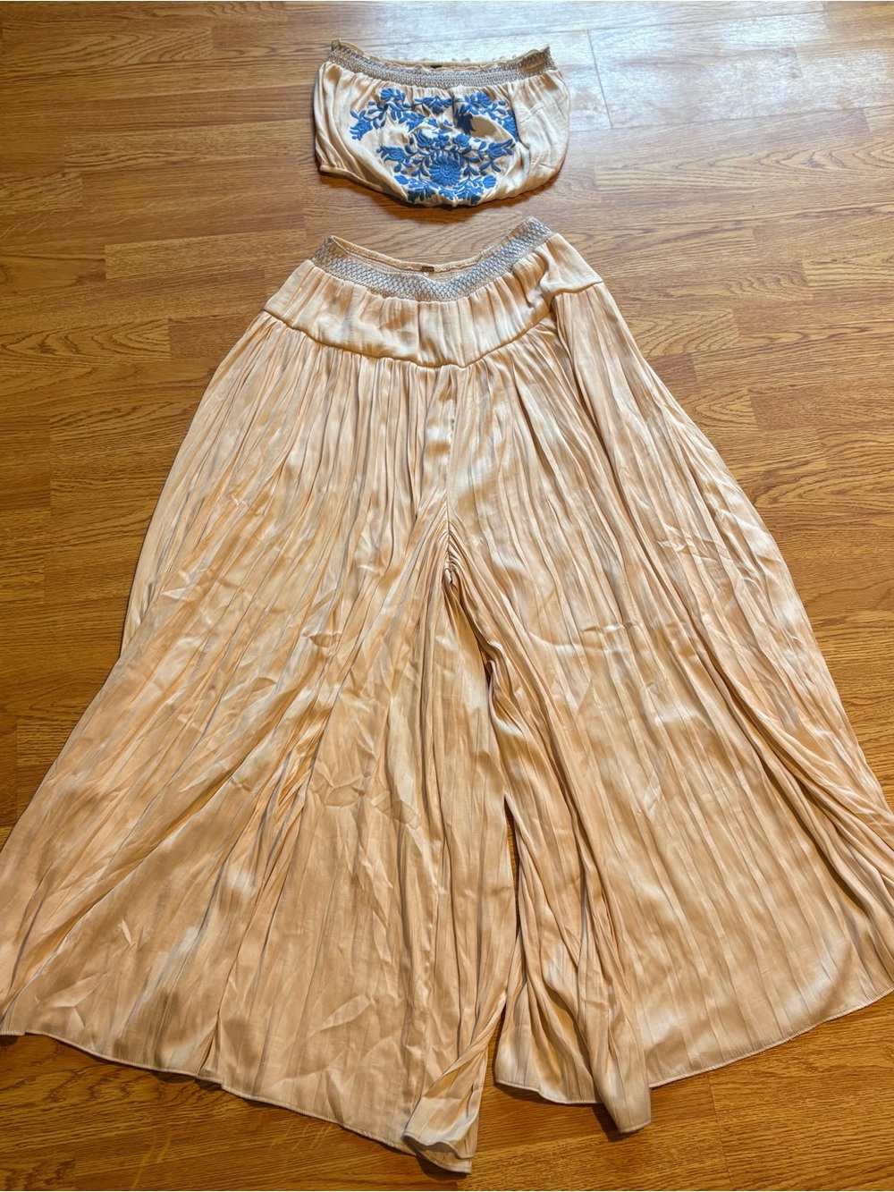 Free People Pleated Palazzo Pants Cream Blue Embroidered Tube Top Set Flowy Sz L